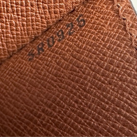 Authentic Very Rare Crossbody/ Shoulder Bag LOUIS
VUITTON "Monceau 26 - Picture 12 of 16